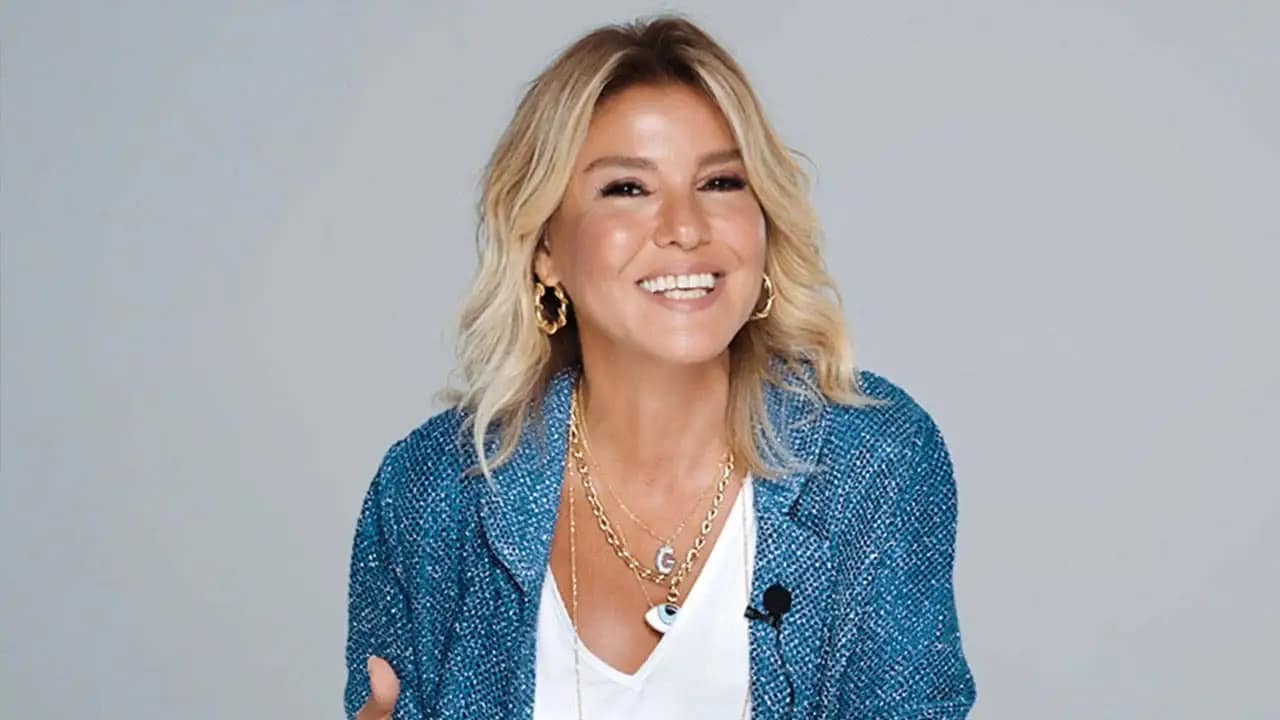 Gülben Ergen Menajeri Kimdir_ _ 0532 450 72 70 _ Booking