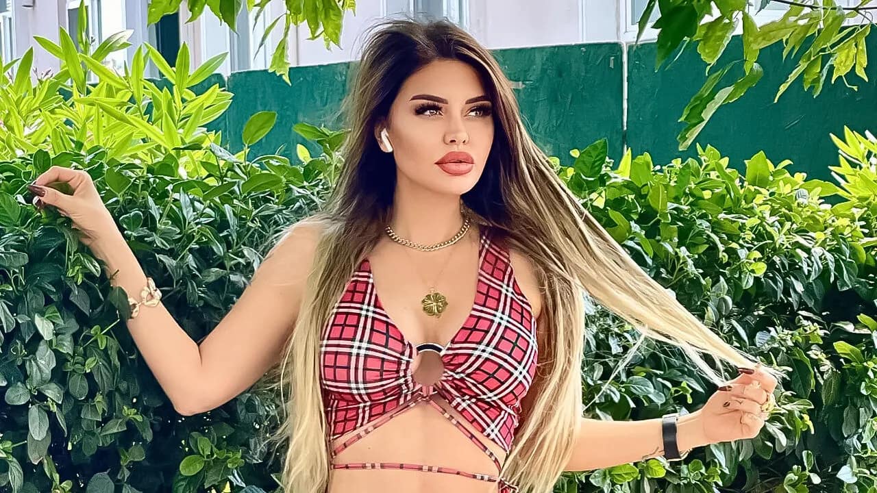 Ebru Polat Menajeri iletişim 0532 206 59 59 Booking - 2026